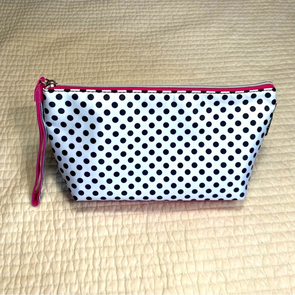 Free with Purchase Lancôme Polka Dot Cosmetic Bag. - Picture 1 of 14